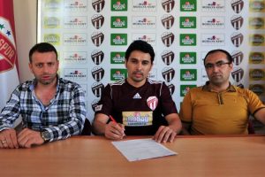 İneg&ouml;lspor, Mehmet Besler'i renklerine bağladı