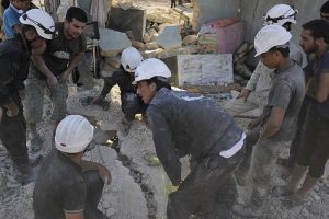 Suriye'de &ouml;l&uuml;m kol geziyor