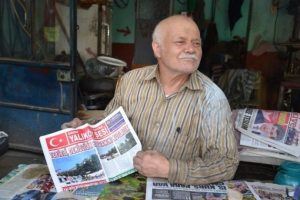 Hem oto tamircisi hem de...