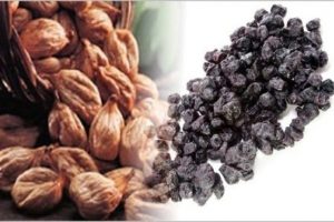 Sezonun ilk kuru &uuml;z&uuml;m ve inciri a&ccedil;ık artırmayla satıldı