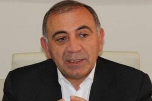 G&uuml;rsel Tekin AK Parti kongresinde