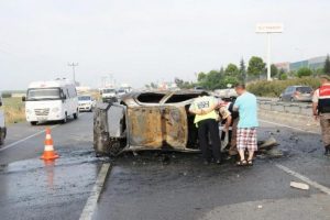 Bursa'da feci kaza! LPG'li aracın i&ccedil;inde yandı!