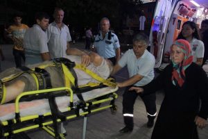 &Ouml;nce yaşlı adama &ccedil;arptı sonra inşaata u&ccedil;tu
