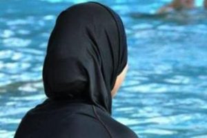 'Havuza b&ouml;yle giremezsiniz &ccedil;&uuml;nk&uuml;...'