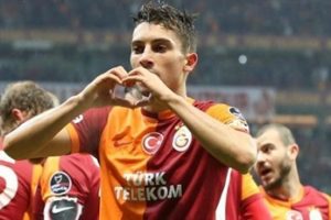 Alex Telles'e kul&uuml;be yolu g&ouml;z&uuml;kt&uuml;