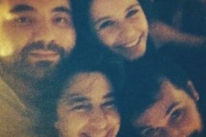 Beren Saat ile Mukaddes Yenge'den Selfie...