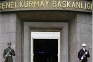 Atat&uuml;rk b&uuml;st&uuml;ne &ccedil;irkin saldırı!