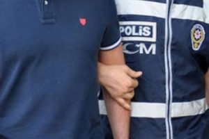 Kendisine ka&ccedil;an sevgilisinin ailesinden fidye istedi