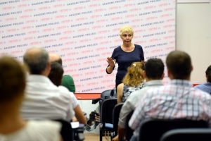 Bursalı iş adamlarına hitabet dersi
