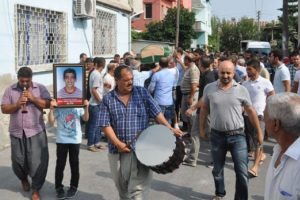 Davullu zurnalı cenaze