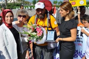 İz bırakmak i&ccedil;in 500 kilometre y&uuml;r&uuml;d&uuml;