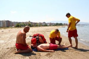 83 kişinin hayatını kurtardılar