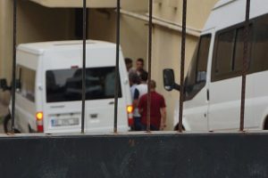 13 ş&uuml;pheli serbest bırakıldı