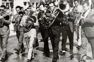 Atat&uuml;rk'&uuml;n bandosu hala ayakta
