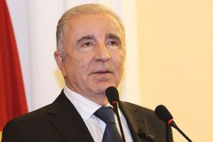 &Uuml;nal Aysal'dan kura a&ccedil;ıklaması!