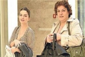 Pelin Karahan annesine ev aldı...