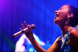İrem Derici, Bursalılara unutulmaz bir gece yaşattı