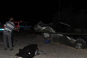 Gurbet&ccedil;i aile kaza yaptı: 2 &ouml;l&uuml;