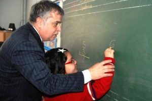 K&uuml;rt&ccedil;e i&ccedil;in kadrolu &ouml;ğretmen