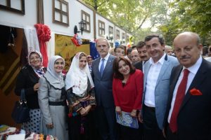 B&uuml;y&uuml;kşehirden İznik'e 'Kadın &Ccedil;arşısı'