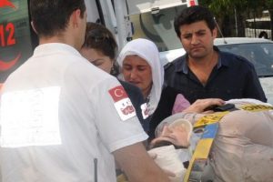 &Ccedil;atıdan d&uuml;şen kadın ağır yaralı