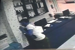Bursa'da g&uuml;nd&uuml;z vakti hırsızlık