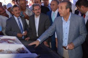 Bakan, sezonu Adana'da a&ccedil;tı