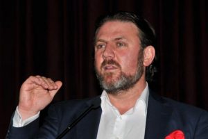 Kurtlar Vadisi'nin senaryosunu o yazacak