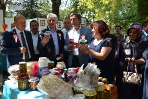 Milletvekillerinden "Hanım Elleri Kadın &Ccedil;arşısı"na destek