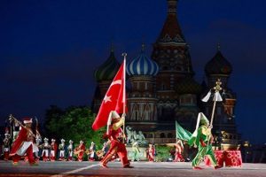 Kızıl Meydan'da Osmanlı r&uuml;zgarı