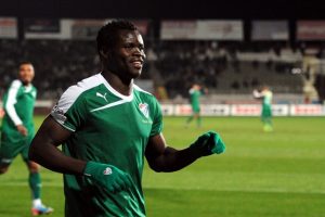 Taiwo antrenman yaparak para alacak!