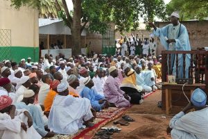 Bangui'deki Katolik kilisesini M&uuml;sl&uuml;manlar koruyor
