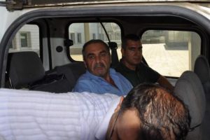 Oğlunu &ouml;ld&uuml;ren gencin babasını tabancayla yaraladı
