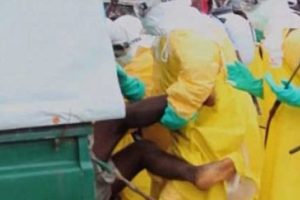 Ebola taşıyan adam panik yarattı