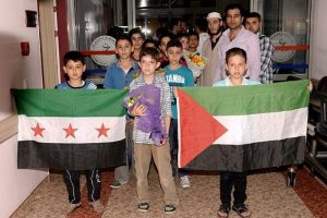 Savaşın &ccedil;ocukları "barış" i&ccedil;in ant i&ccedil;ti