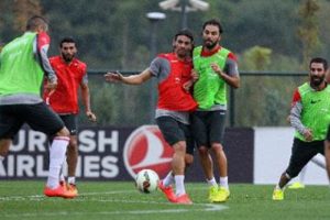 Milli Takım'da iki futbolcu sakatlandı
