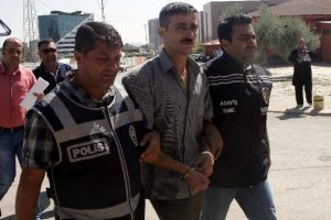 Kız kardeşini tek kurşunla &ouml;ld&uuml;rd&uuml;