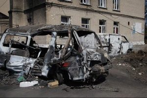 20 g&uuml;nd&uuml;r s&uuml;ren &ccedil;atışmalar sivilleri vurdu