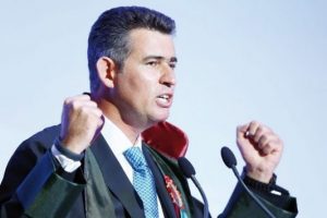 Kaldırırlarsa kendi t&ouml;renimizi kendimiz yaparız