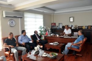 T&uuml;rkyılmaz'a makamında ziyaret