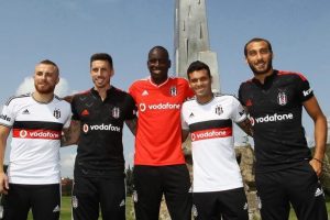 Beşiktaş'ta imzalar atıldı