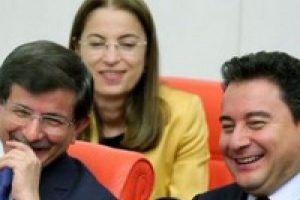 CHP'li vekilin konuşması Davutoğlu'nu g&uuml;ld&uuml;rd&uuml;