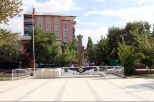 "Hava şehitleri anıtı ucubedir"
