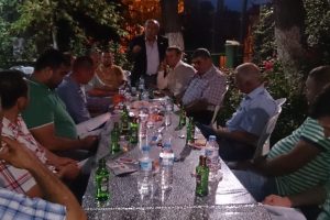 Krali&ccedil;e incirinin fiyatının d&uuml;şmesi &ccedil;ift&ccedil;iyi &uuml;zd&uuml;