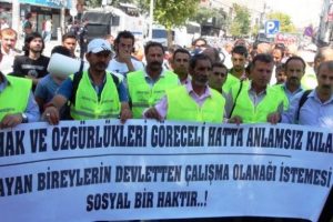Eylemde ortalık karıştı: 4 yaralı, 9 g&ouml;zaltı