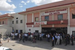 D&uuml;ğ&uuml;n konvoyundaki kaza: 20 yaralı