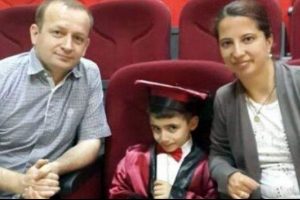 &Ouml;nce bebeğini sonra hayatını kaybetti