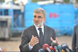 Bakan Yıldız'dan petrol a&ccedil;ıklaması