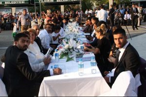 Bursa'da Roman &ccedil;iftlerin toplu nikah t&ouml;reni