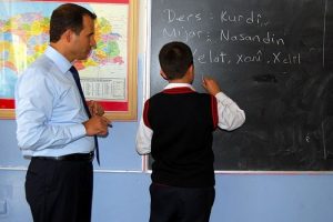 K&uuml;rt&ccedil;e eğitim verecek &ouml;zel okul tartışmaları